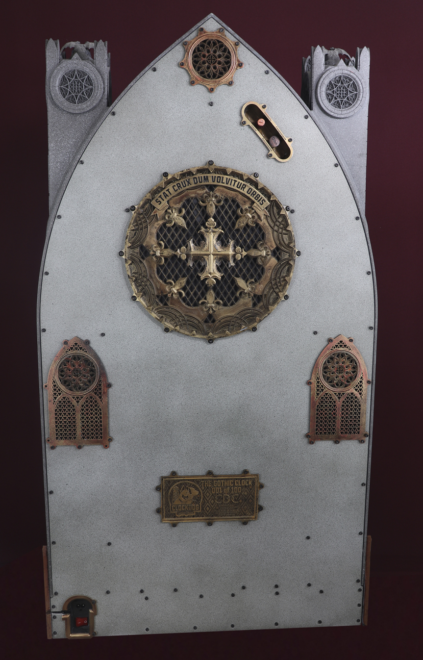 Уникальные аниматронные часы The Gothic Clock