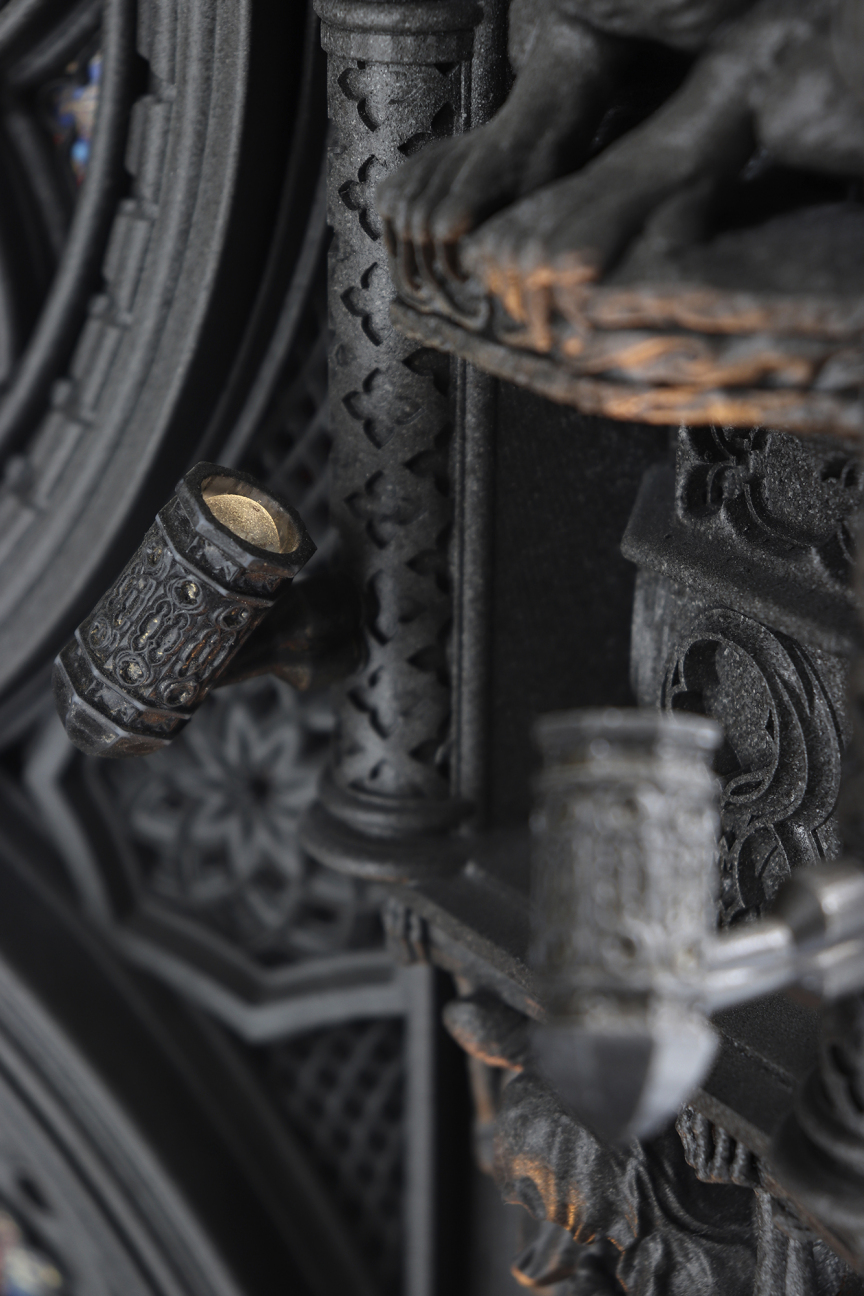 Эксклюзивные часы The Gothic Clock с кинетическим механизмом. Аниматронные часы в готическом стиле — уникальный подарок, когда у человека все есть.